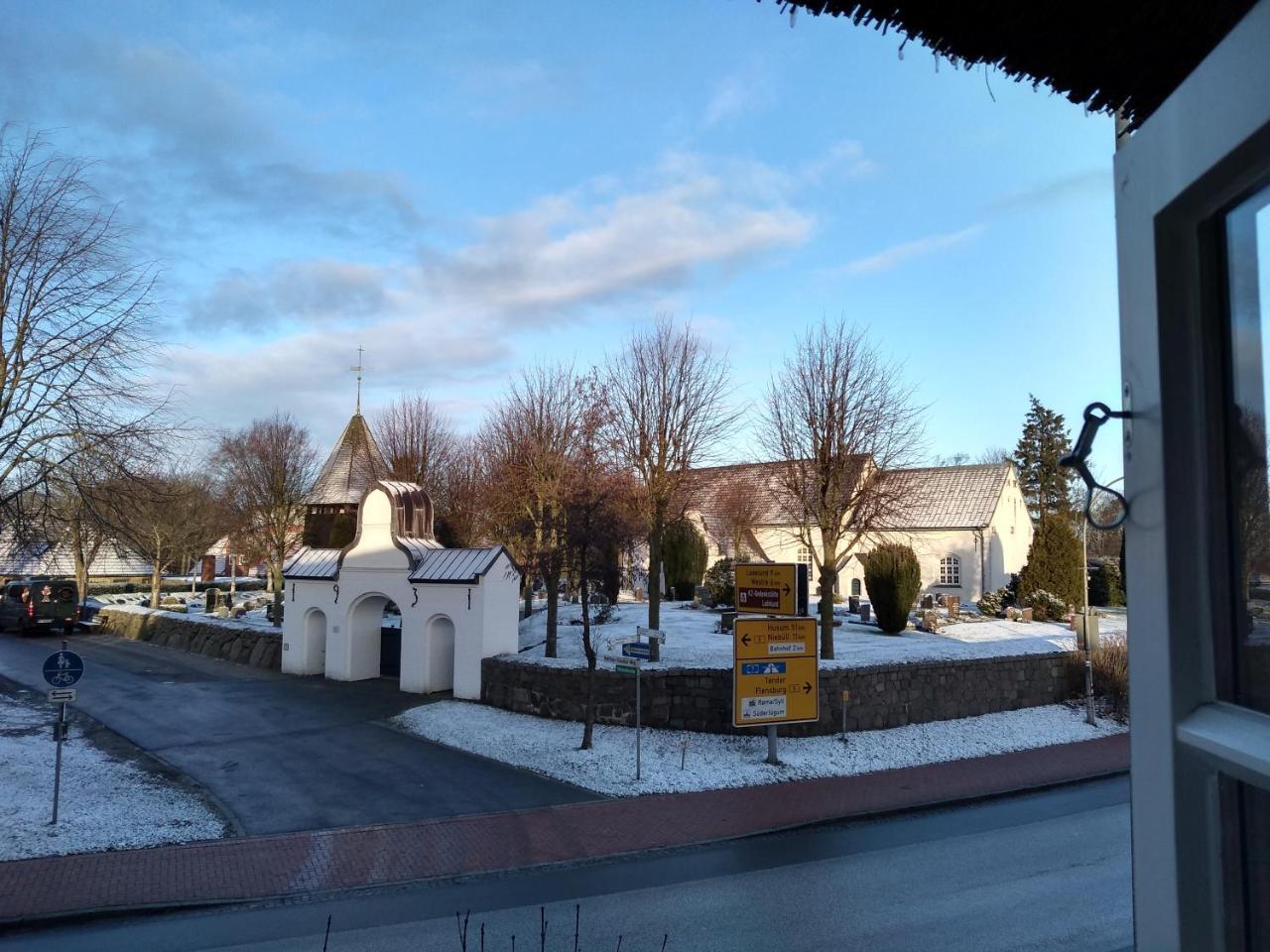 Tetens Gasthof Suederluegum Exterior photo